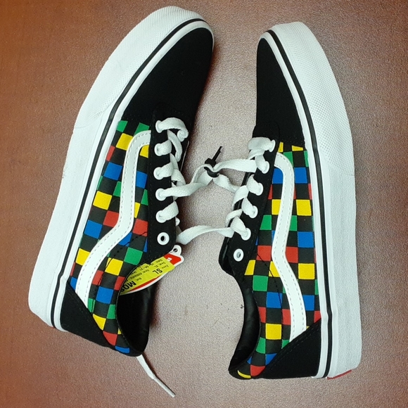 LAST CALL!!  Vans Ward Rainbow Checkered Youth Shoes Sz 3 - Picture 6 of 7